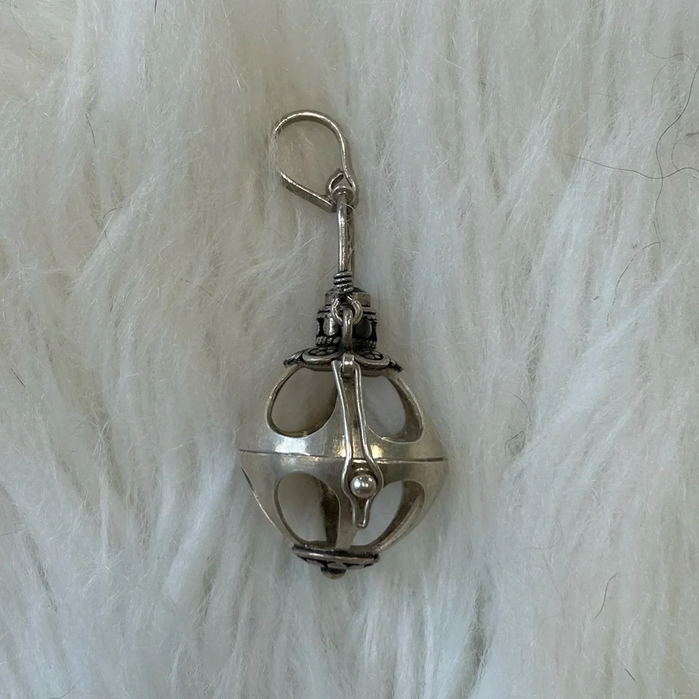 Sterling silver angel caller cage pendant - Picture 4 of 5